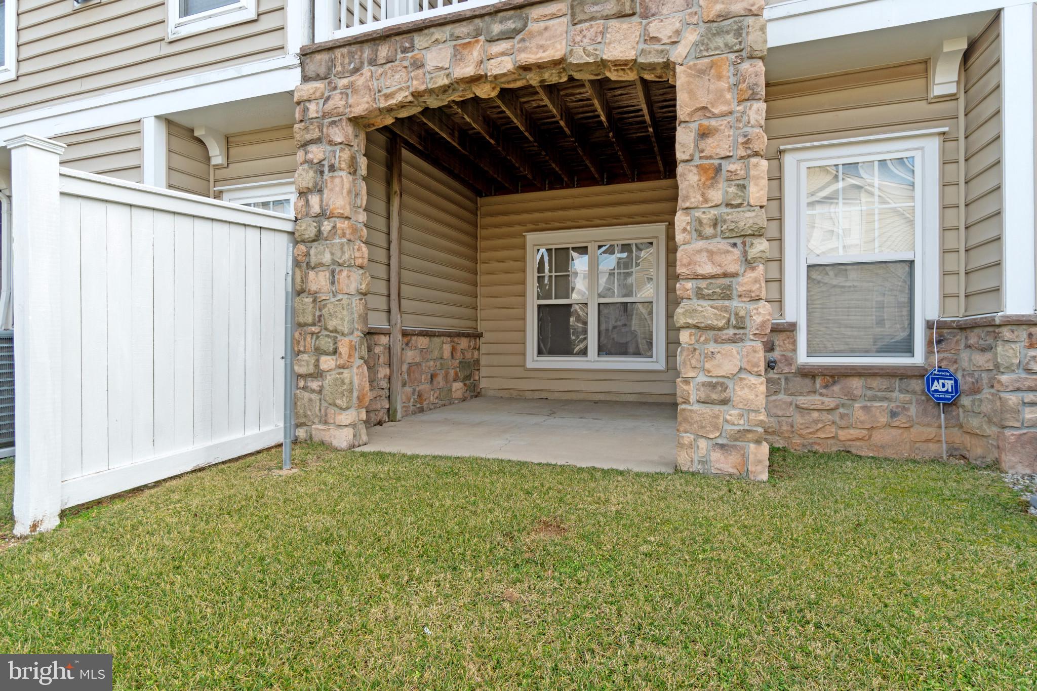 STONE LAKE - Residential