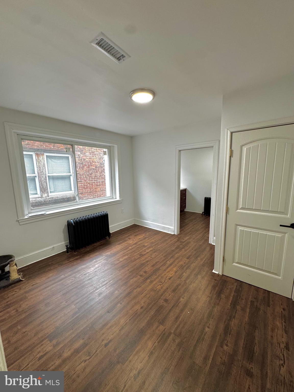 FRANKFORD - Commercial Sale
