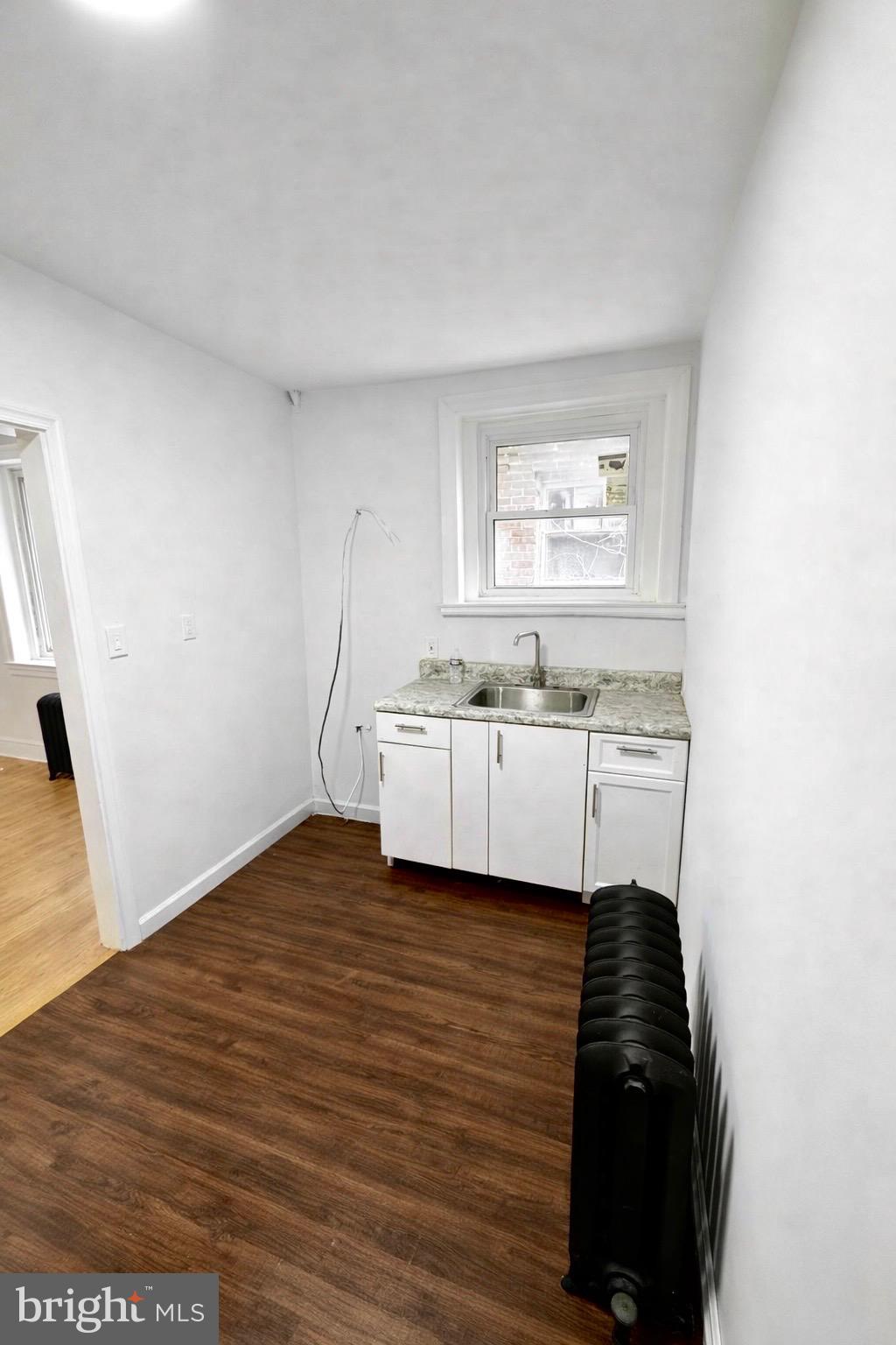 FRANKFORD - Commercial Sale