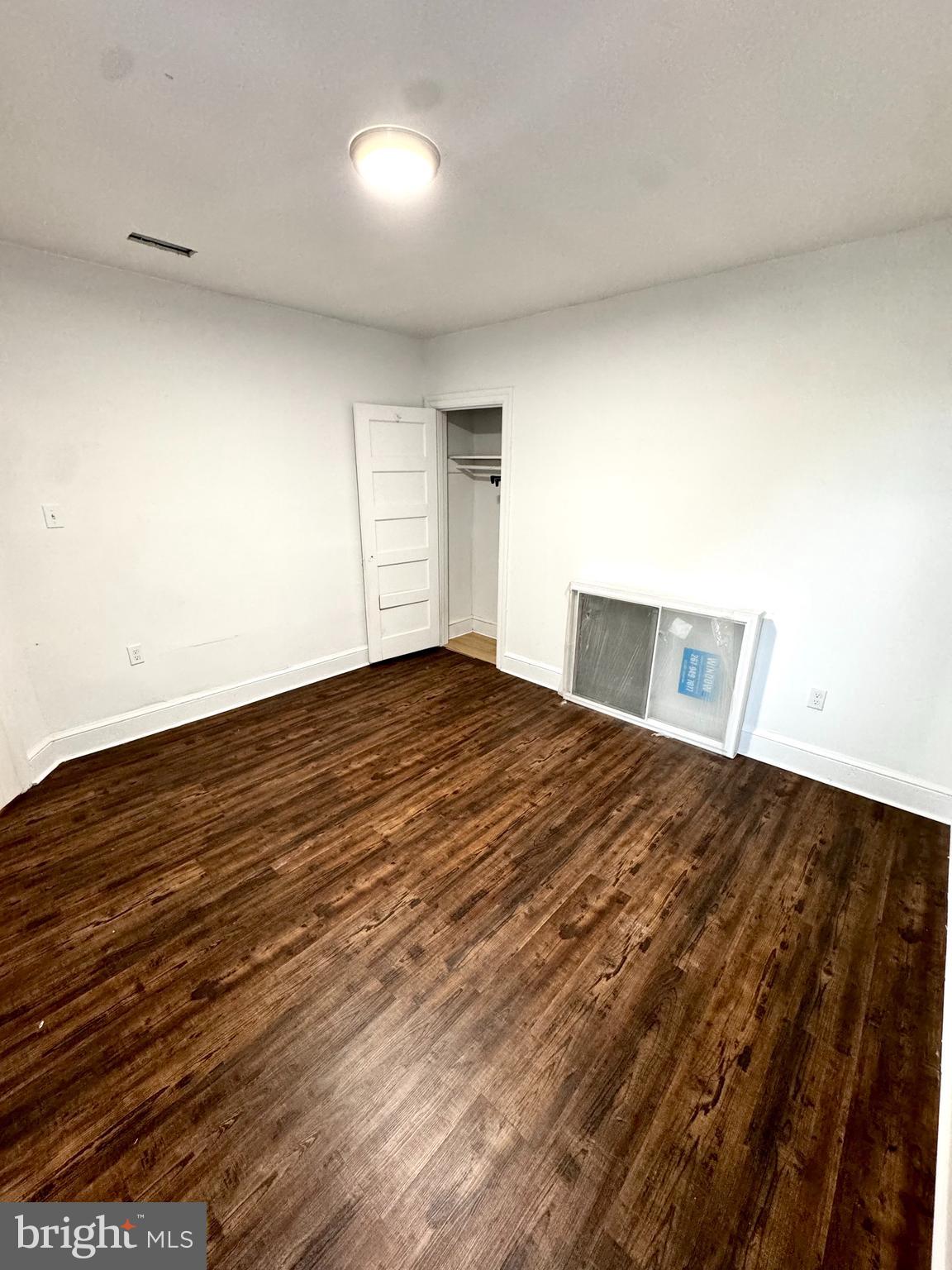 FRANKFORD - Commercial Sale