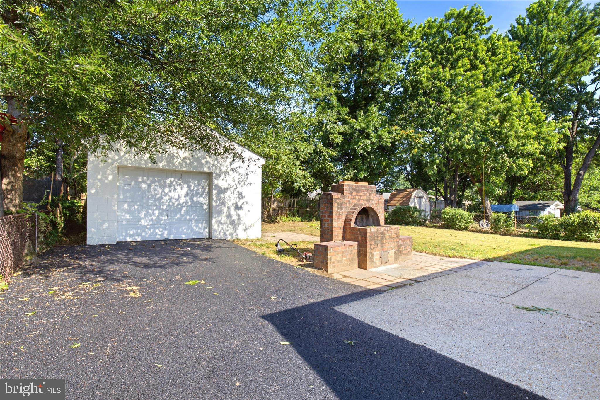 NORTH FORESTVILLE - Residential