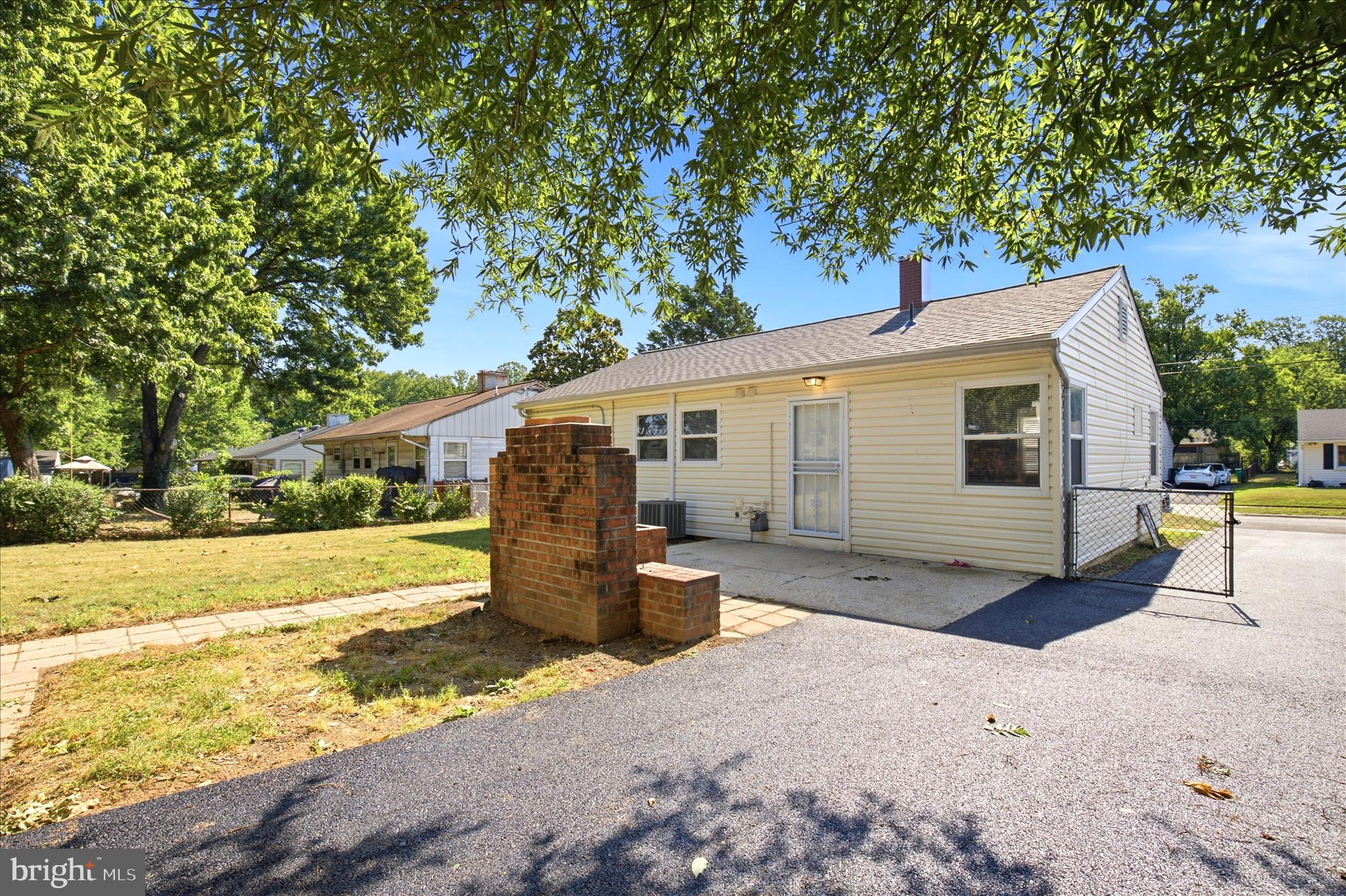 NORTH FORESTVILLE - Residential