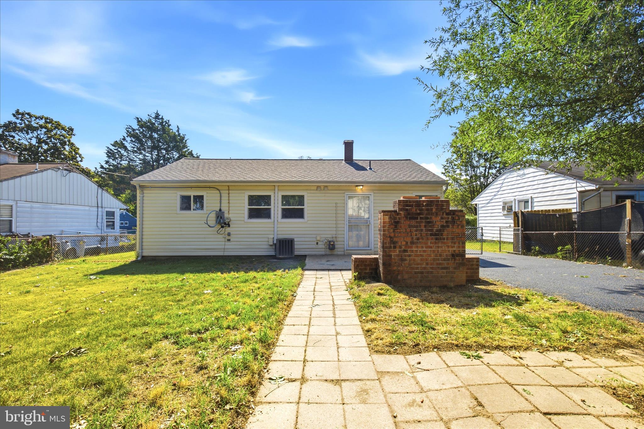 NORTH FORESTVILLE - Residential