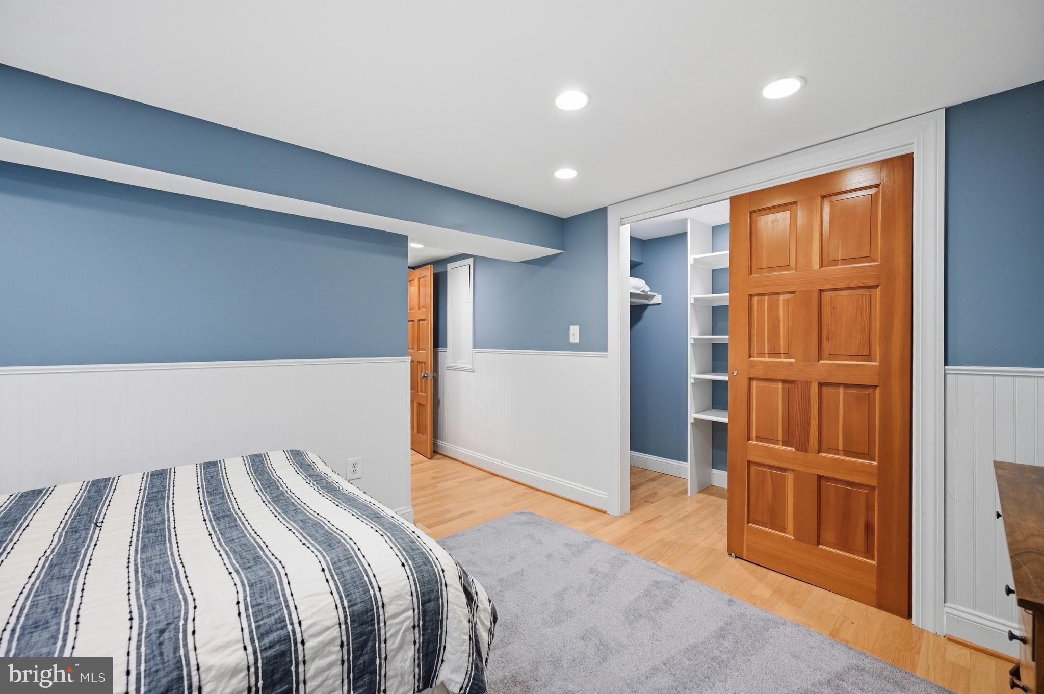 SIGNAL HILL - Residential
