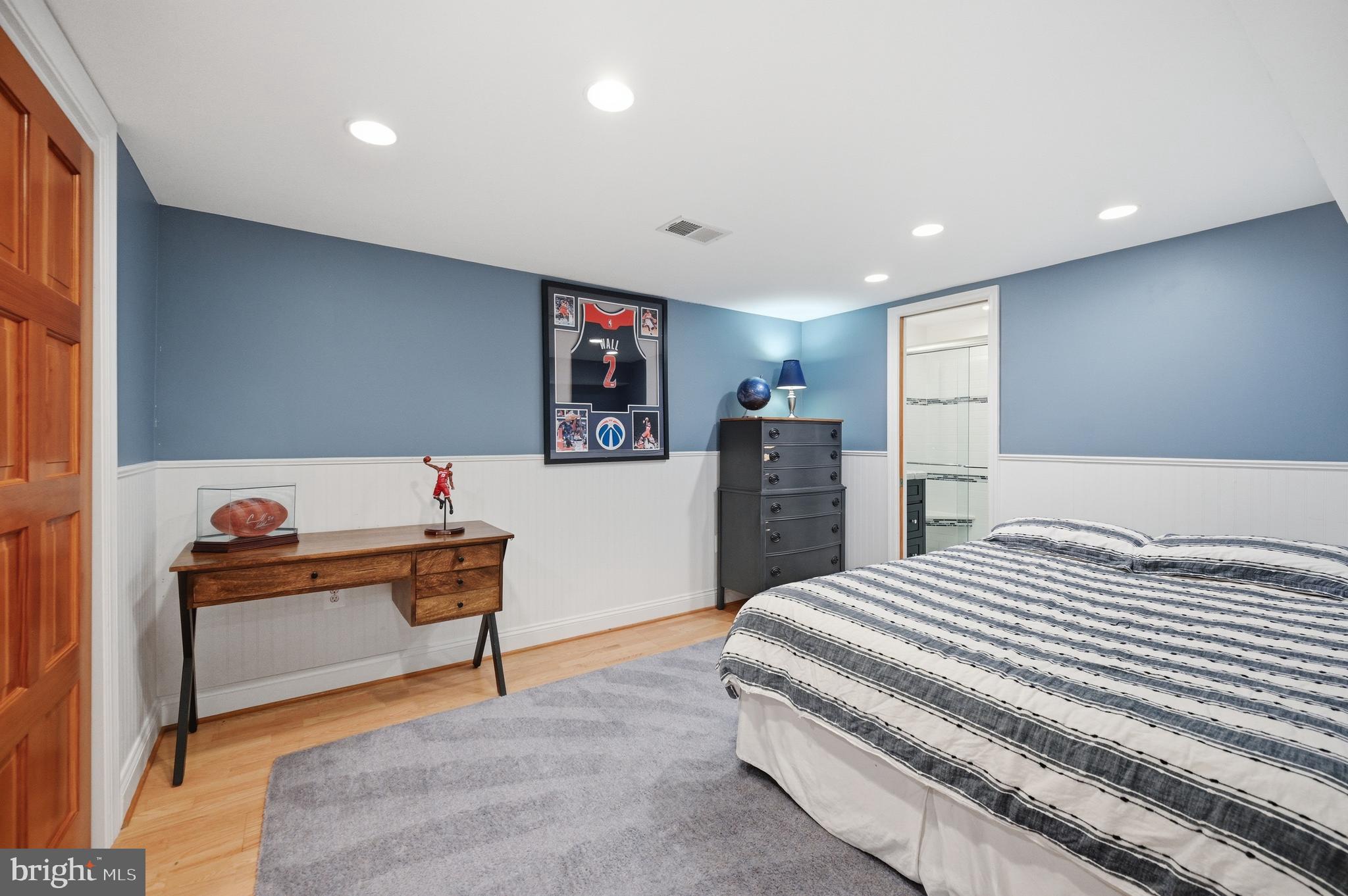 SIGNAL HILL - Residential