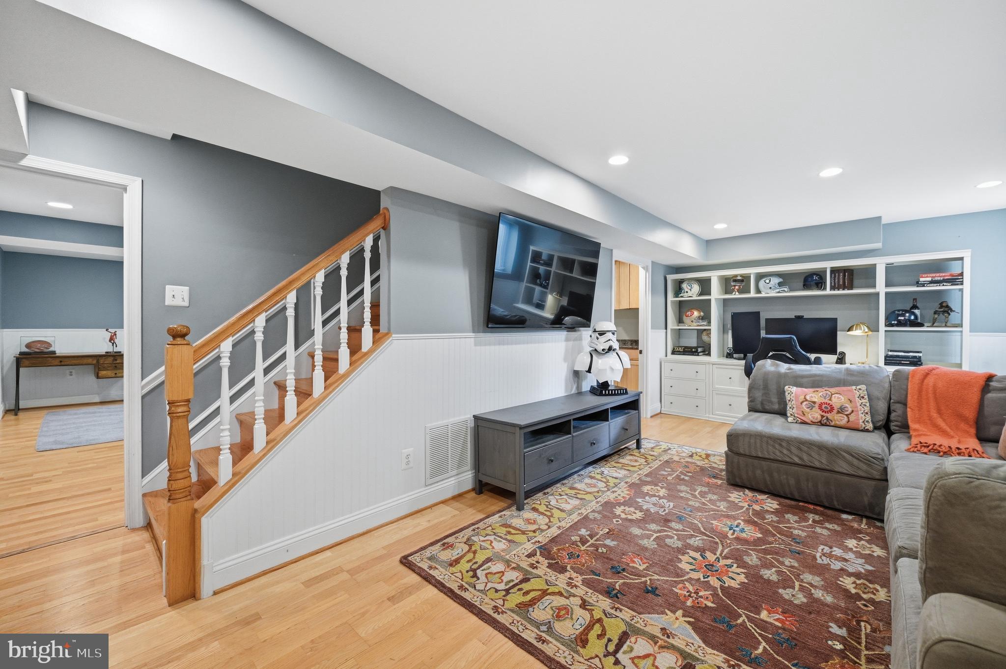 SIGNAL HILL - Residential