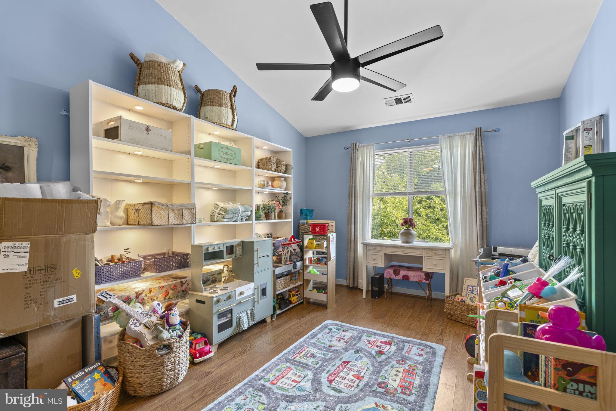 VILLAGE OF OWEN BROWN - Residential