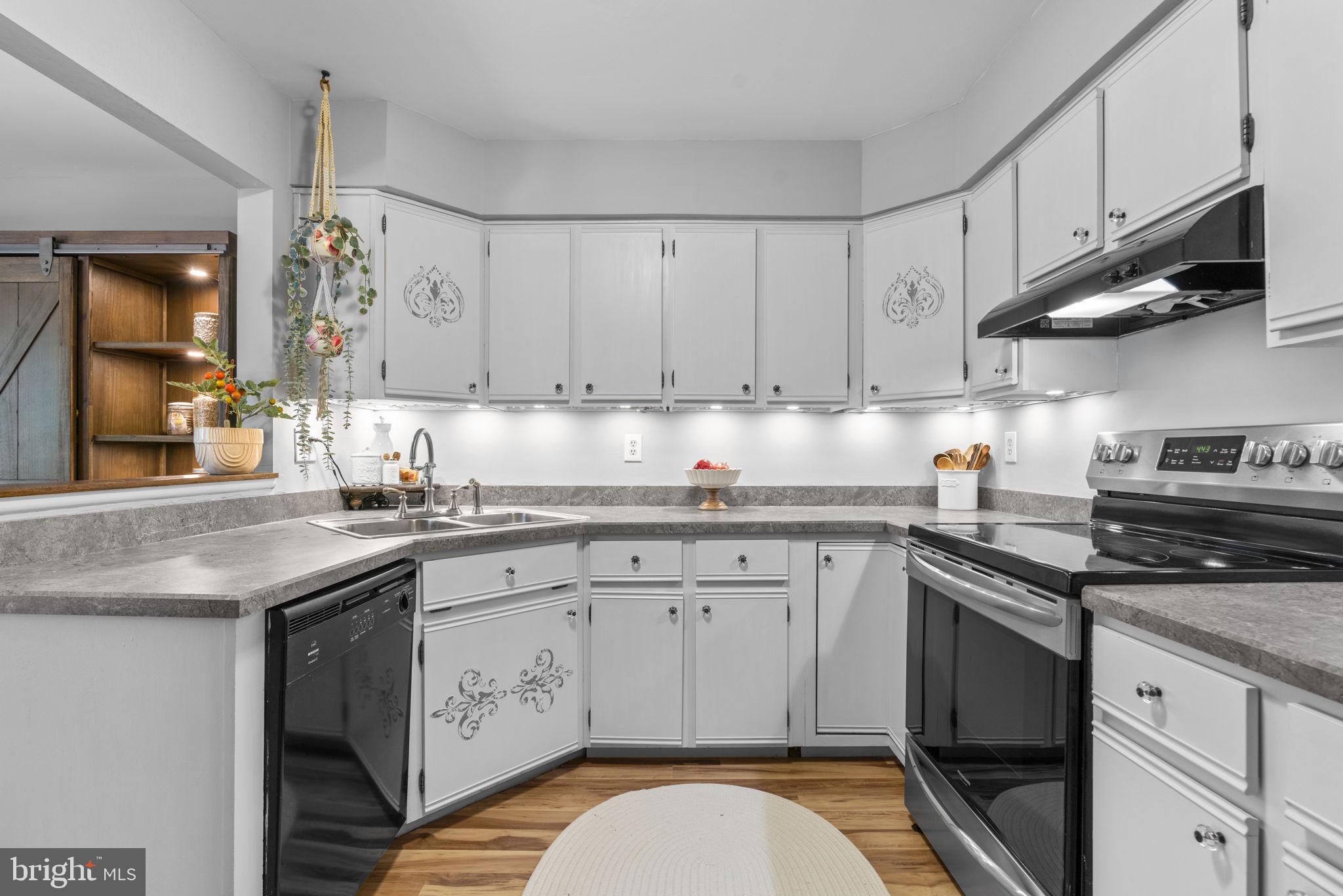 VILLAGE OF OWEN BROWN - Residential