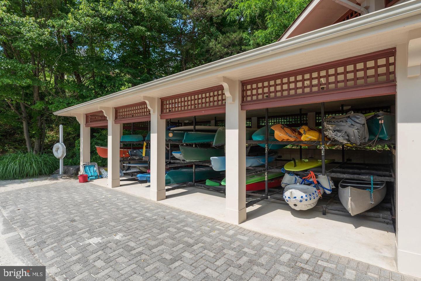 STONE LAKE - Residential