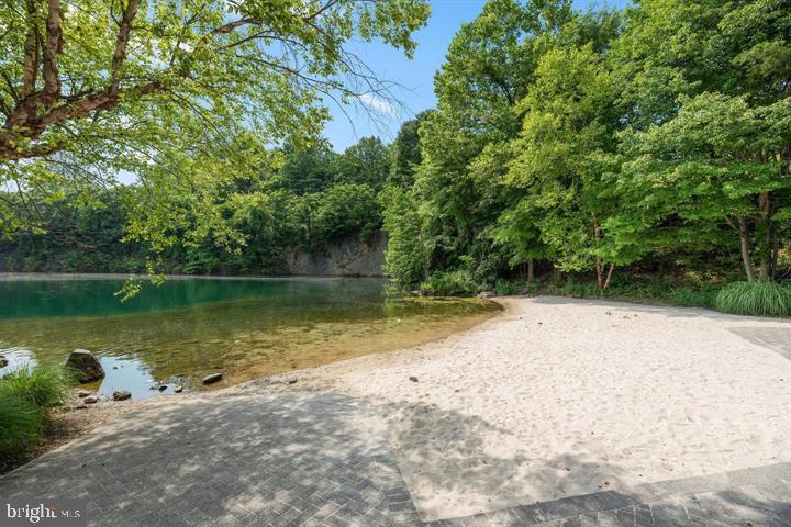 STONE LAKE - Residential
