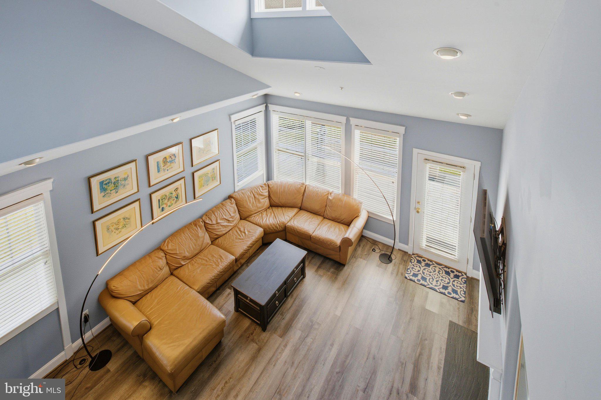 STONE LAKE - Residential