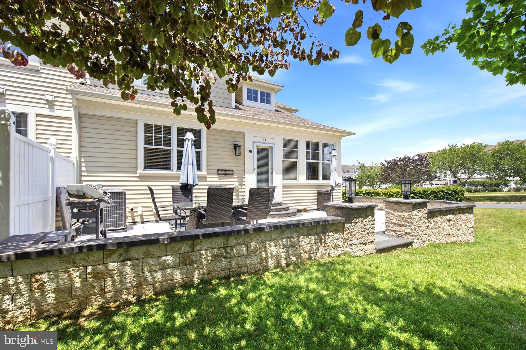 STONE LAKE - Residential