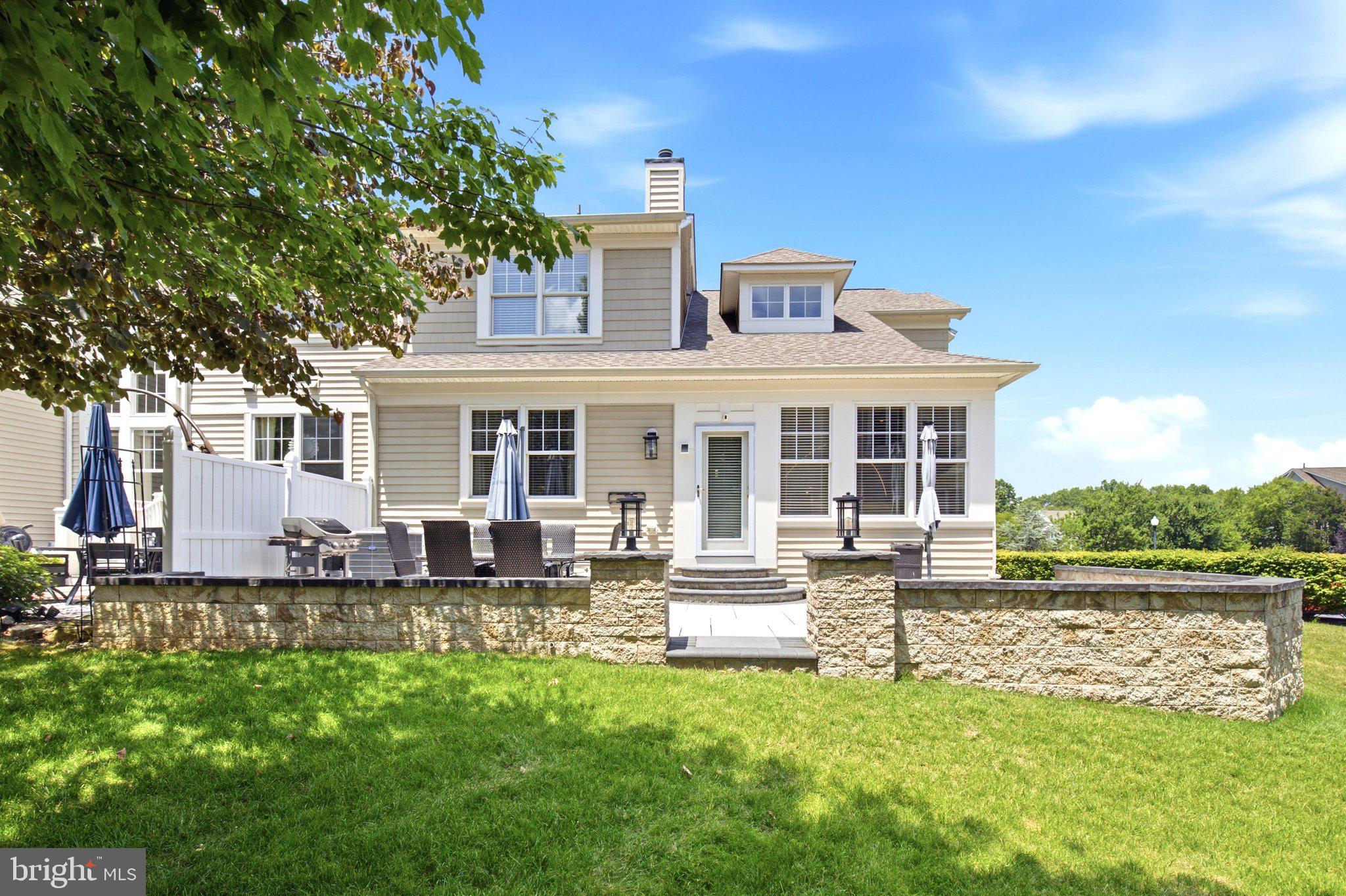 STONE LAKE - Residential