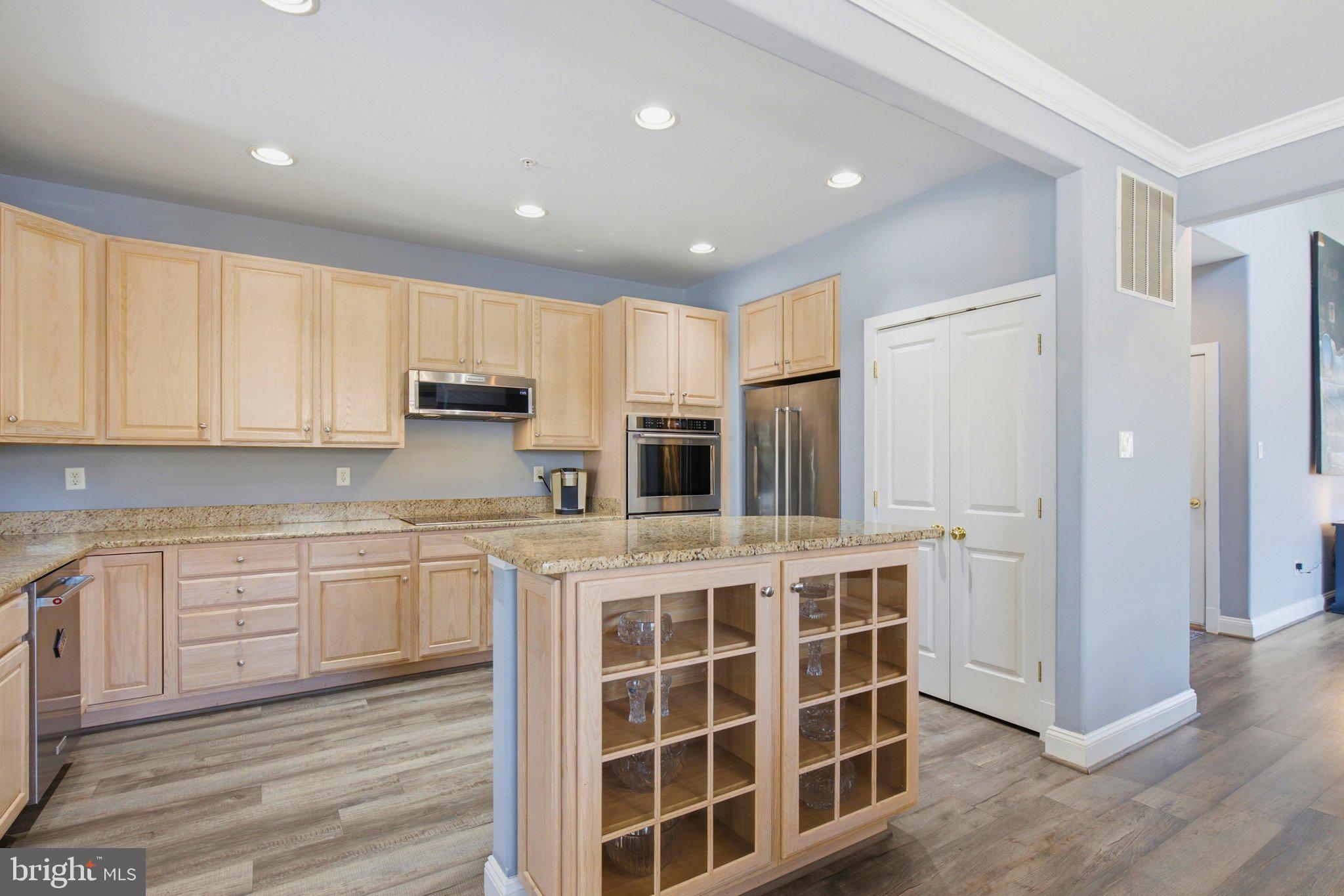 STONE LAKE - Residential