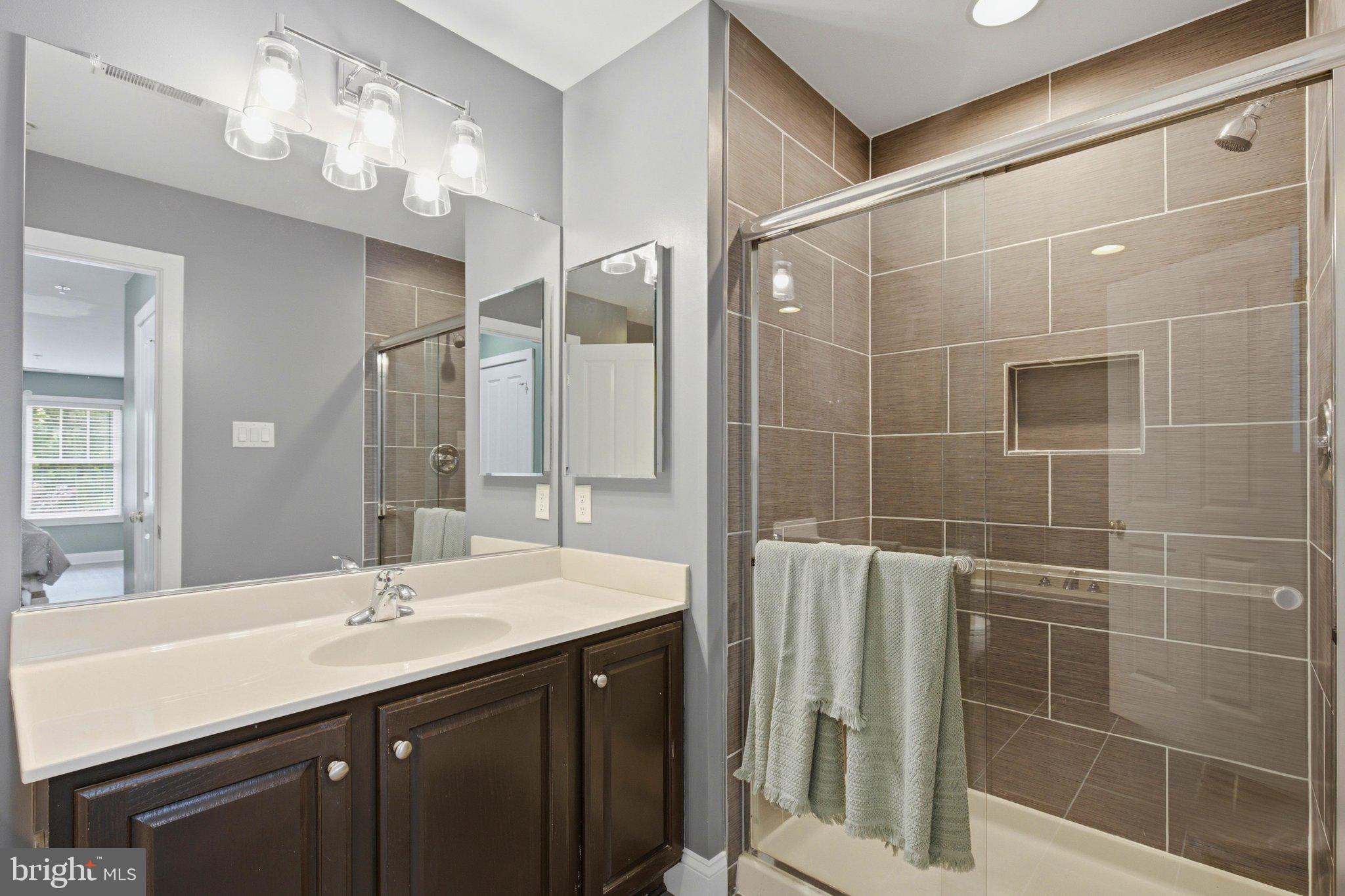 STONE LAKE - Residential