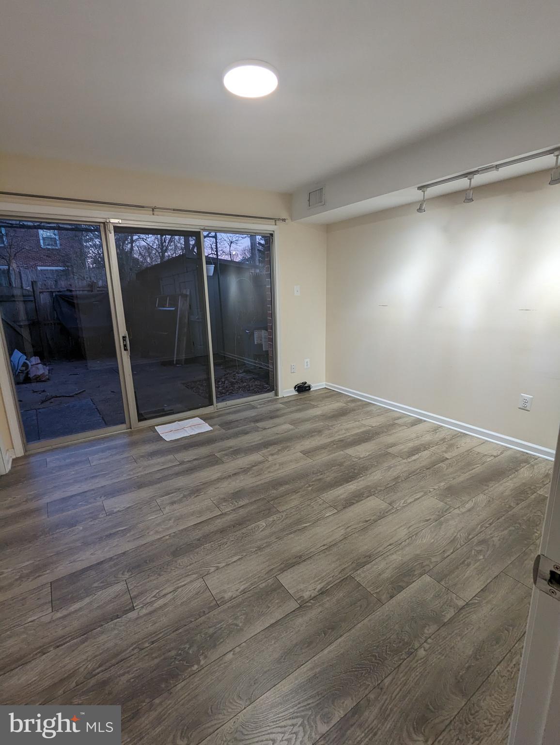 CARDINAL FOREST - Residential Lease