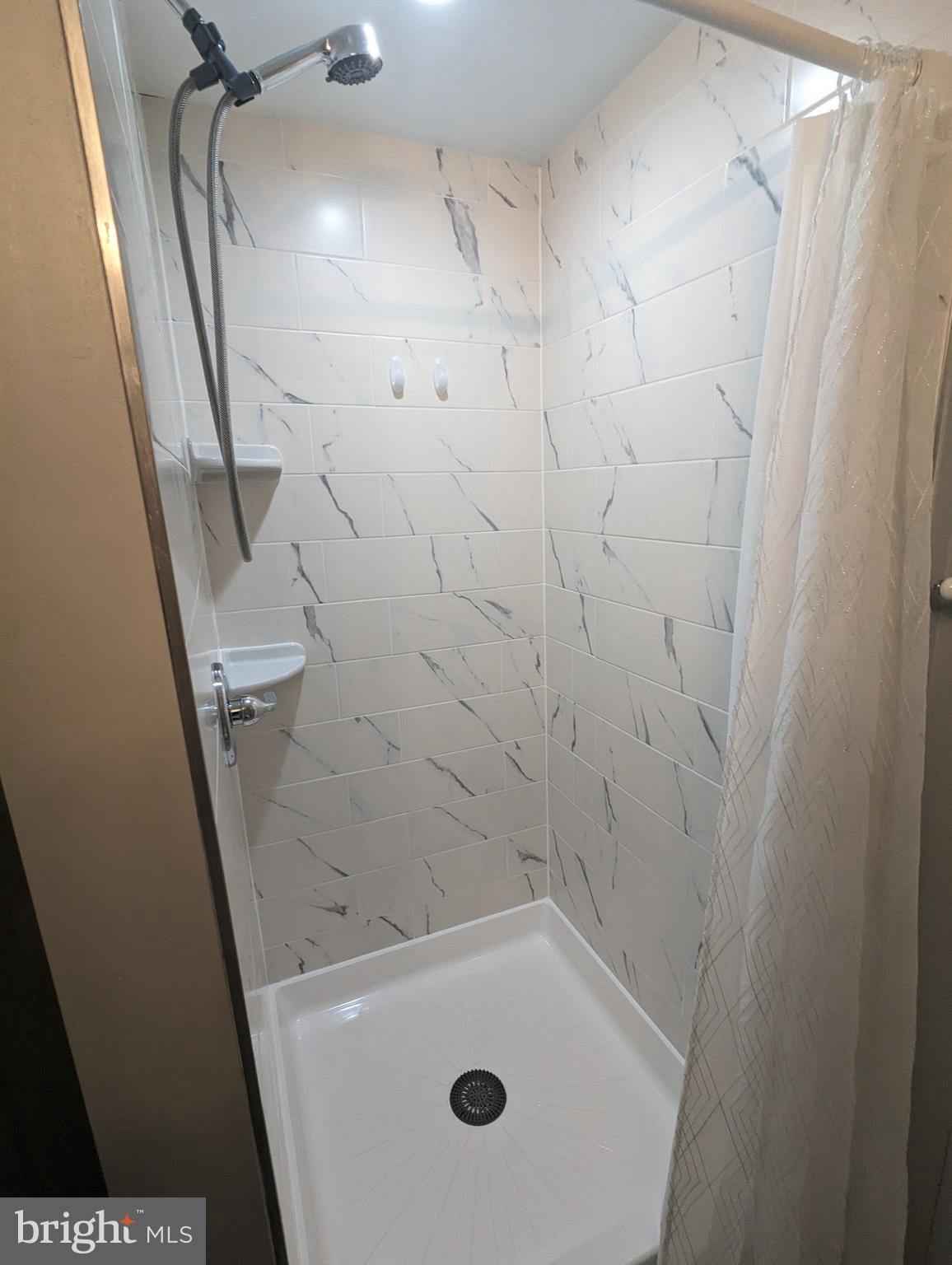 CARDINAL FOREST - Residential Lease