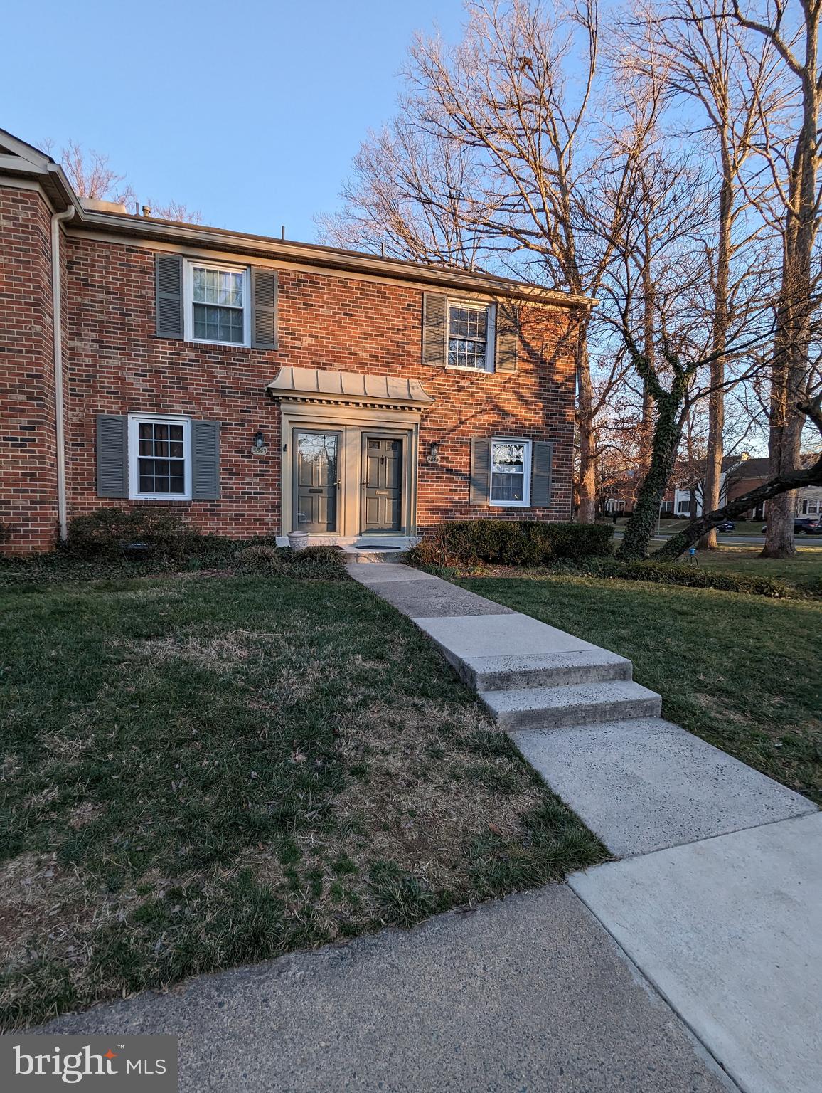 End unit townhouse in desirable Cardinal Forest. Enjoy upgraded kitchen with quartz counter tops, granite floors, hardwood and laminate flooring, marble in renovated bathrooms, extra bedroom and bath in lower level with sliding doors to patio. Freshly painted. Tenant only pays for electric and internet, heating gas, water/sewer included in rent. One assigned parking space right in front, several unmarked spaces for extra vehicles. Great community with schools within walking distance, shops, stores, restaurants. Public bus stop to Pentagon around the corner. Easy commute to DC 395/495 and express lanes. Really a great place to live. Go check it out today! Owners require credit scores above 640, net income should be above $82,000 to qualify, some exceptions apply. Call if any doubt.