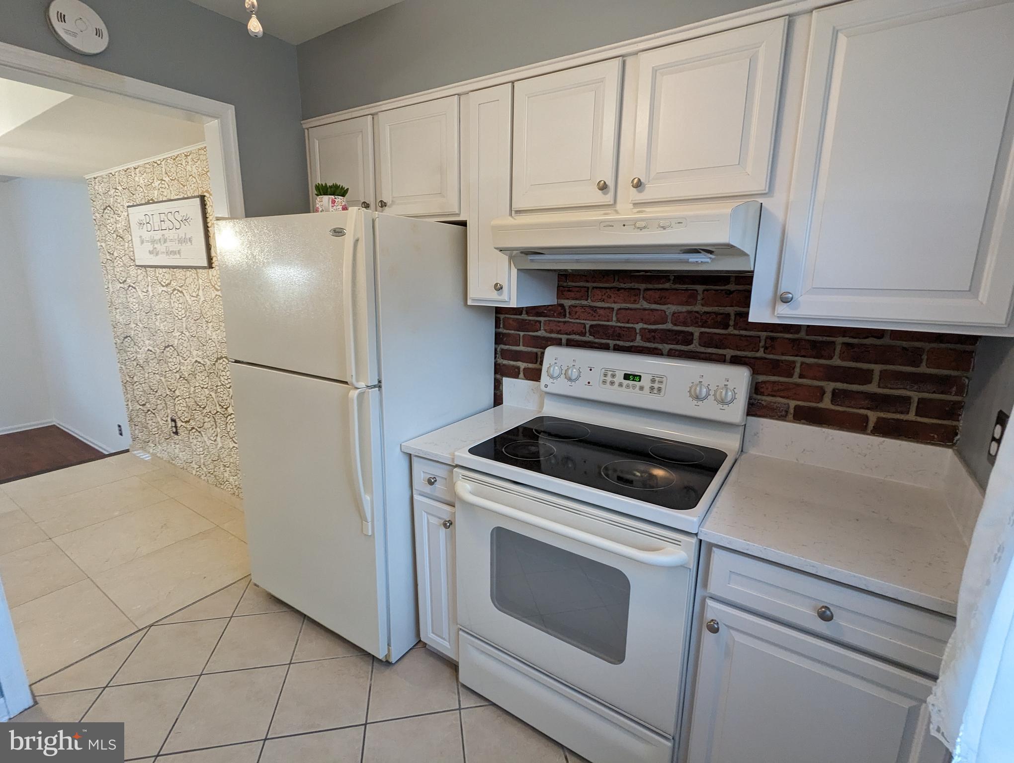CARDINAL FOREST - Residential Lease