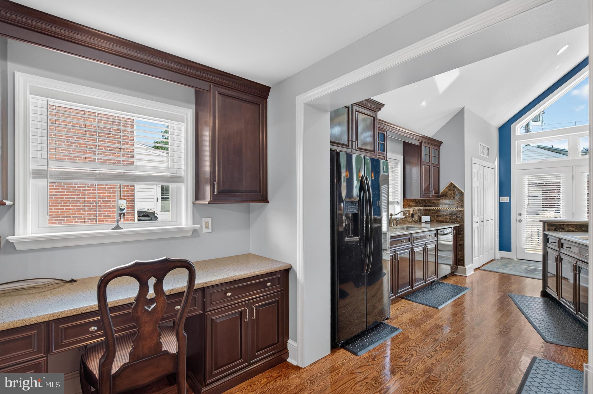 COLONIAL PARK - Residential