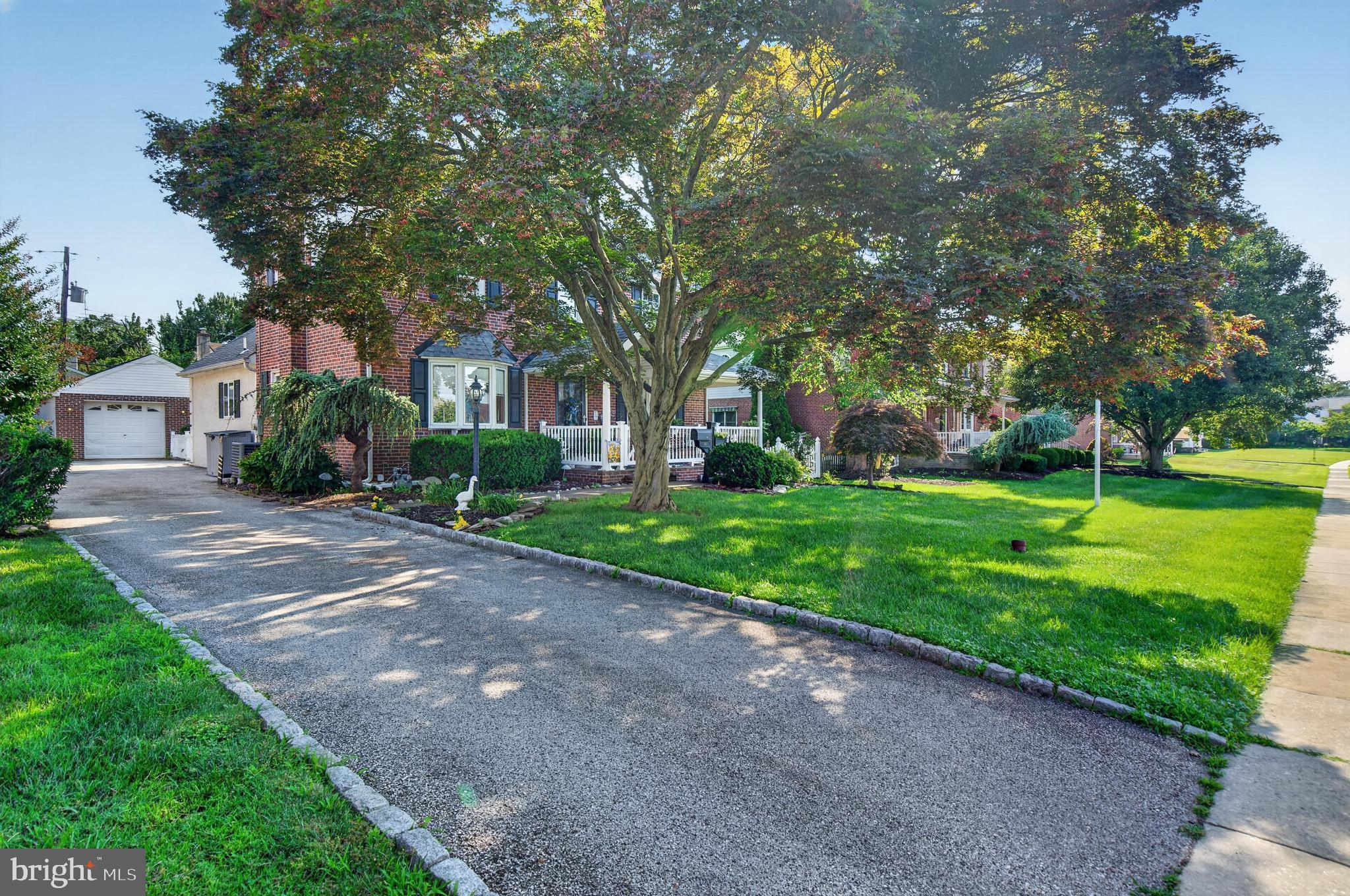 COLONIAL PARK - Residential