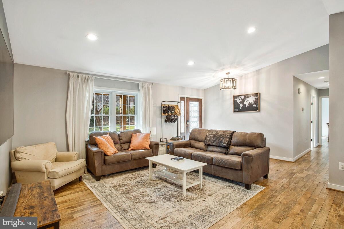 LAKE KARYLBROOK - Residential