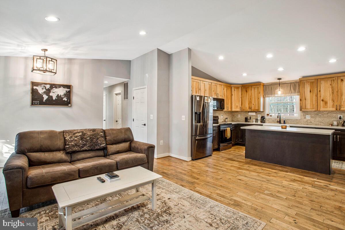 LAKE KARYLBROOK - Residential