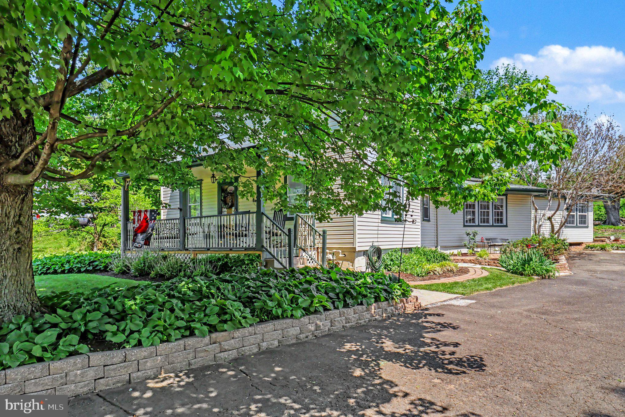 HILLSIDE MANOR - Residential