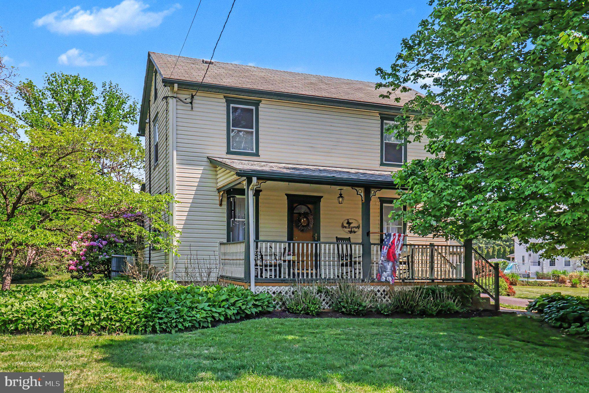 HILLSIDE MANOR - Residential