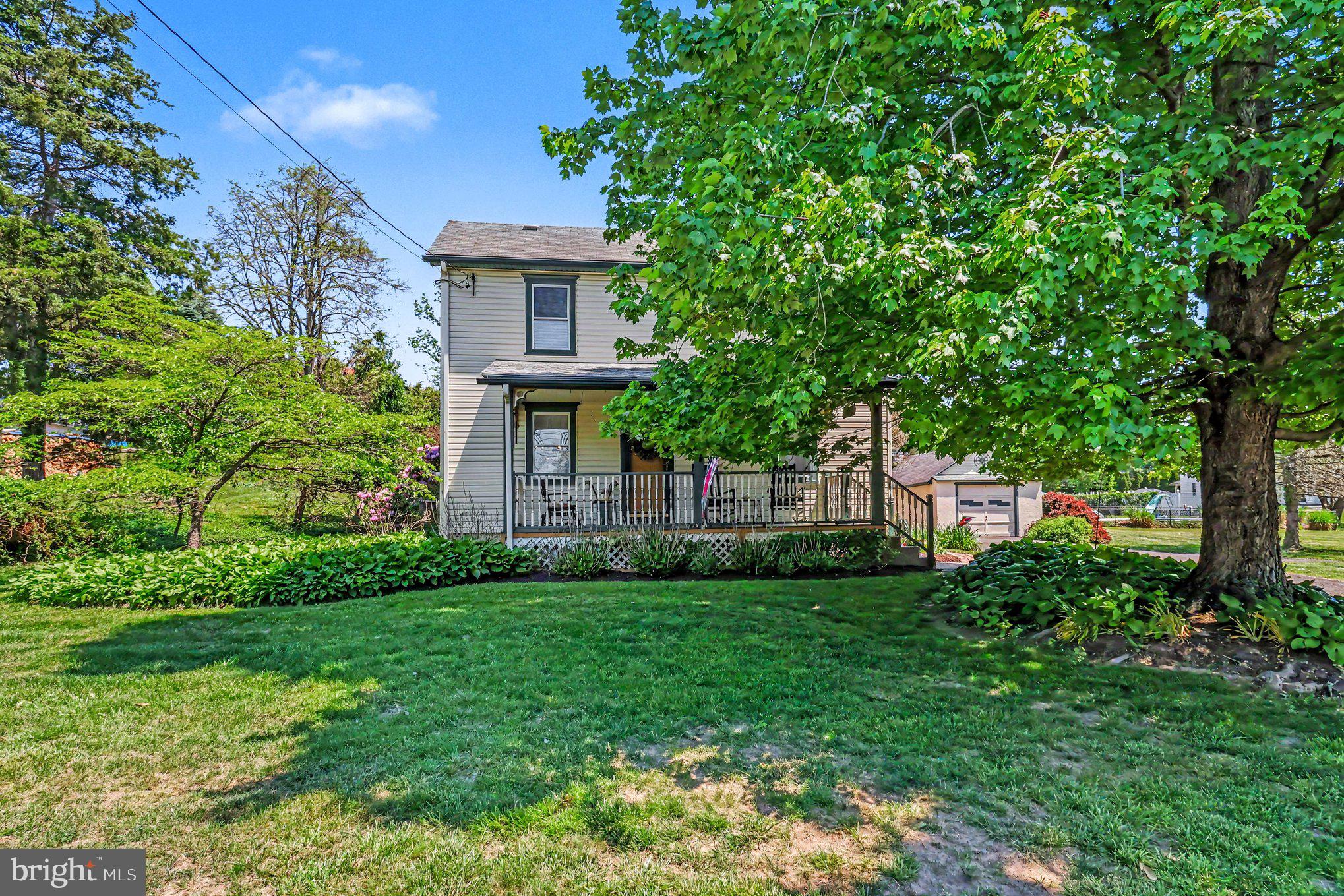 HILLSIDE MANOR - Residential