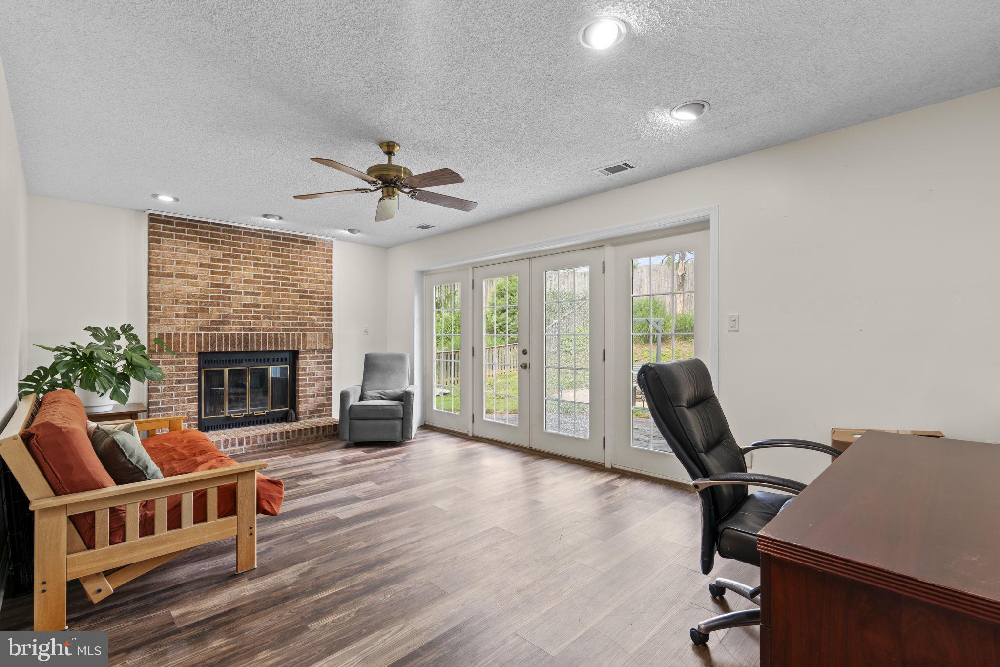 HUNT RIDGE - Residential