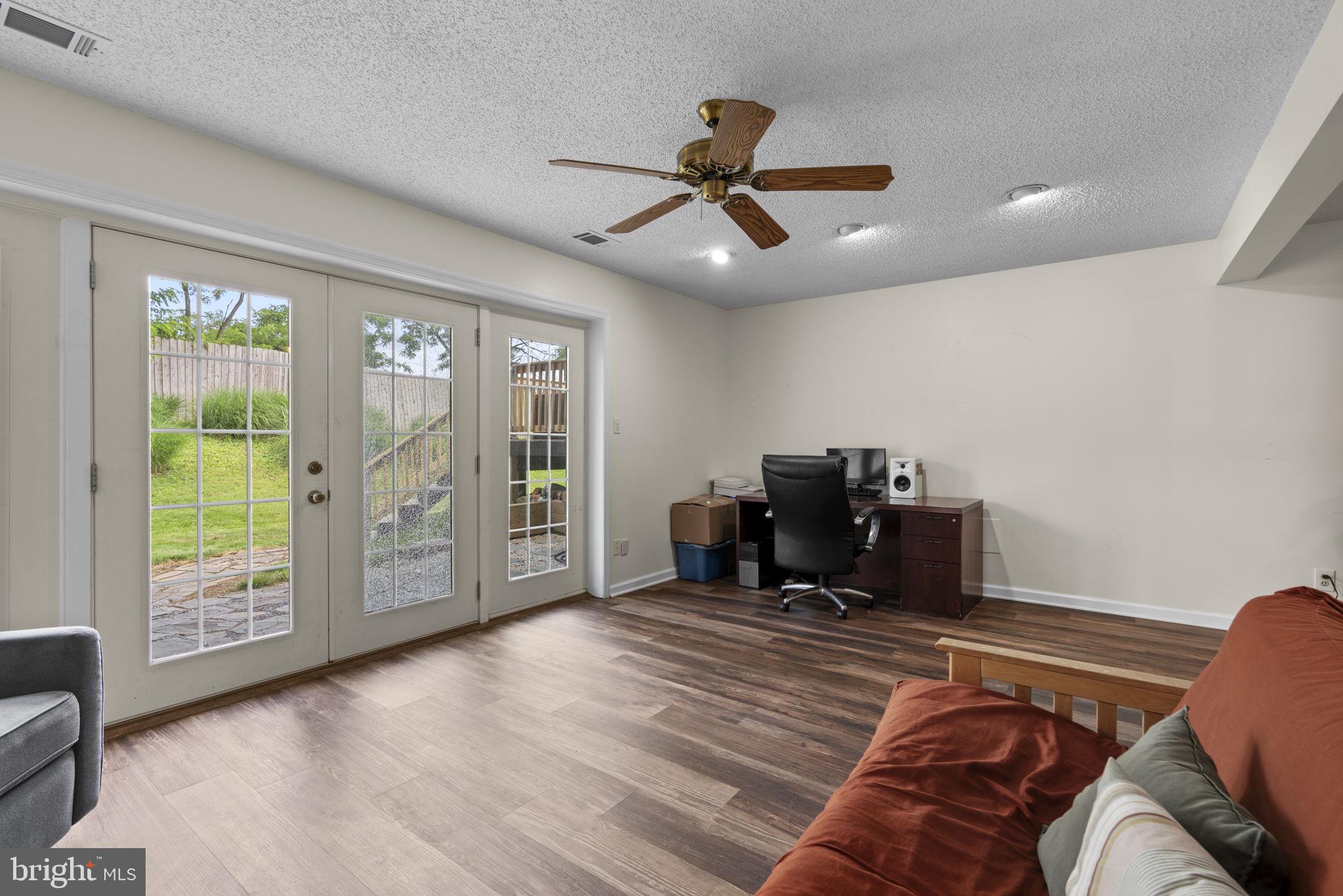 HUNT RIDGE - Residential