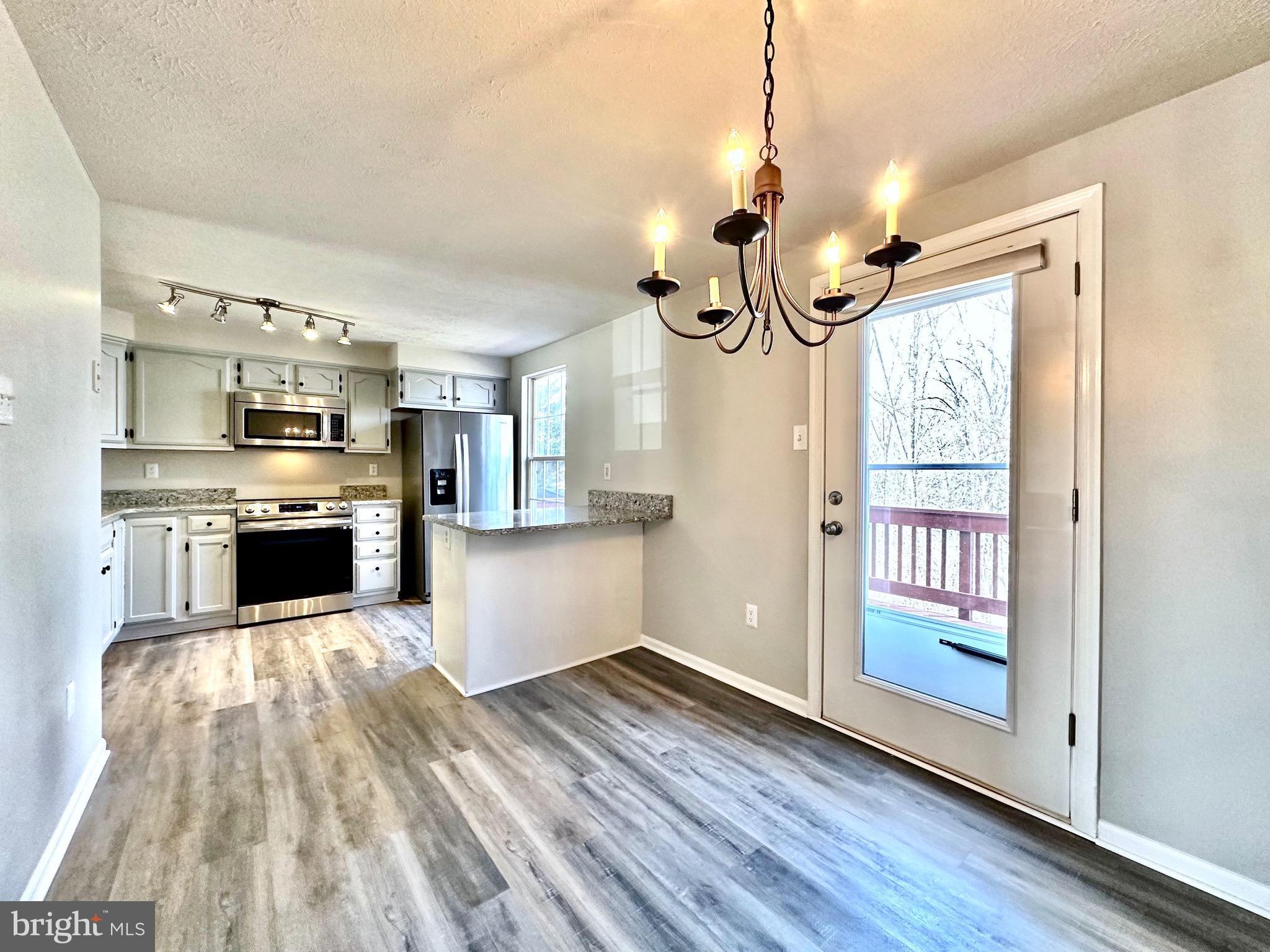 CONSTANT FRIENDSHIP - Residential Lease