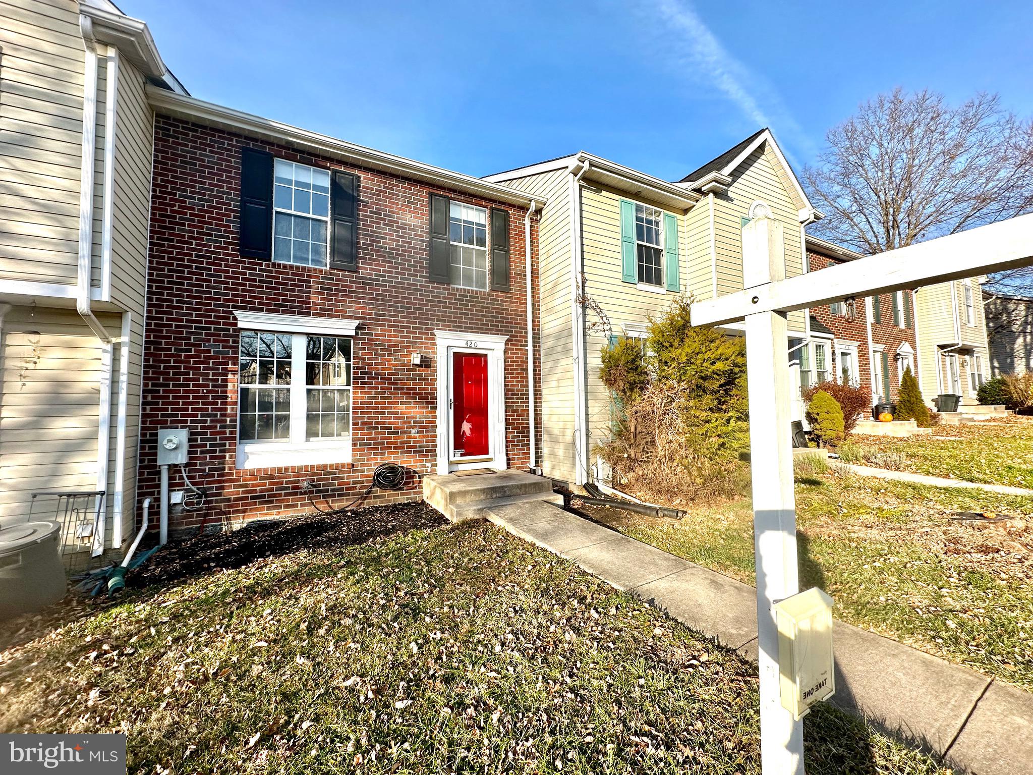 CONSTANT FRIENDSHIP - Residential Lease