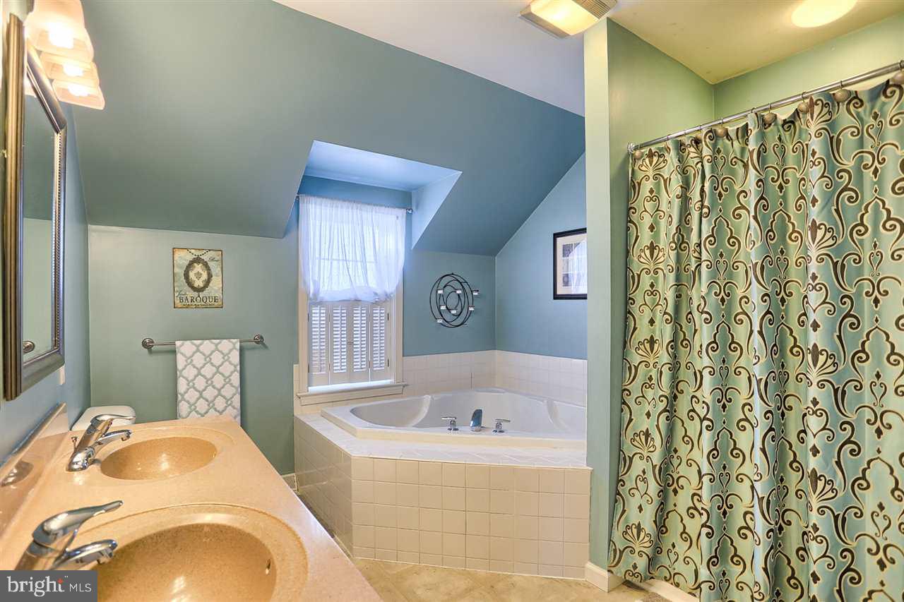 LOGAN GREENS - Residential