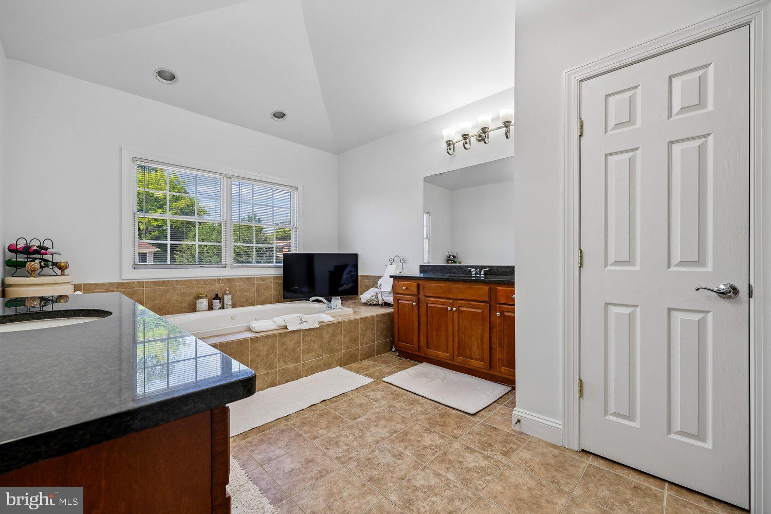 COUNTY VIEW - Residential