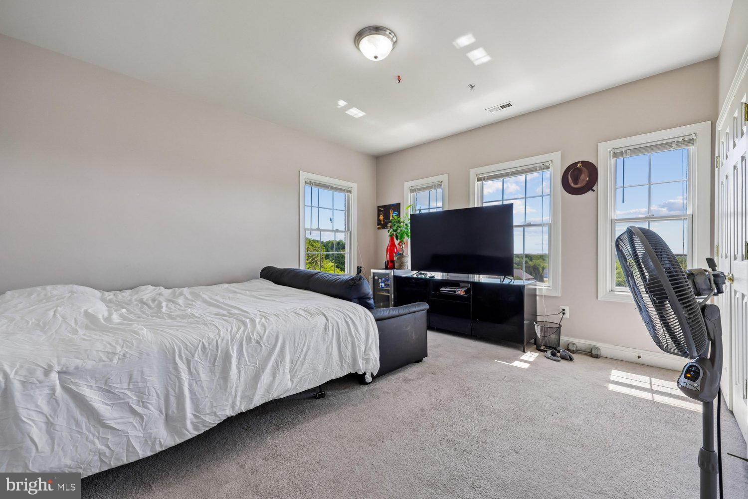 COUNTY VIEW - Residential