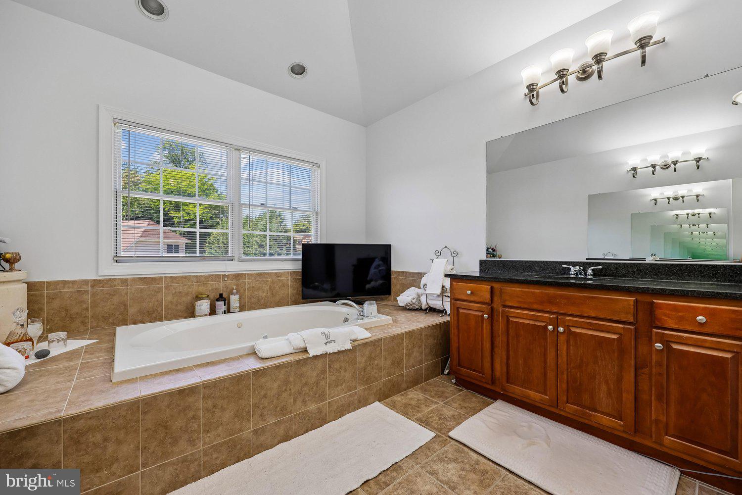 COUNTY VIEW - Residential
