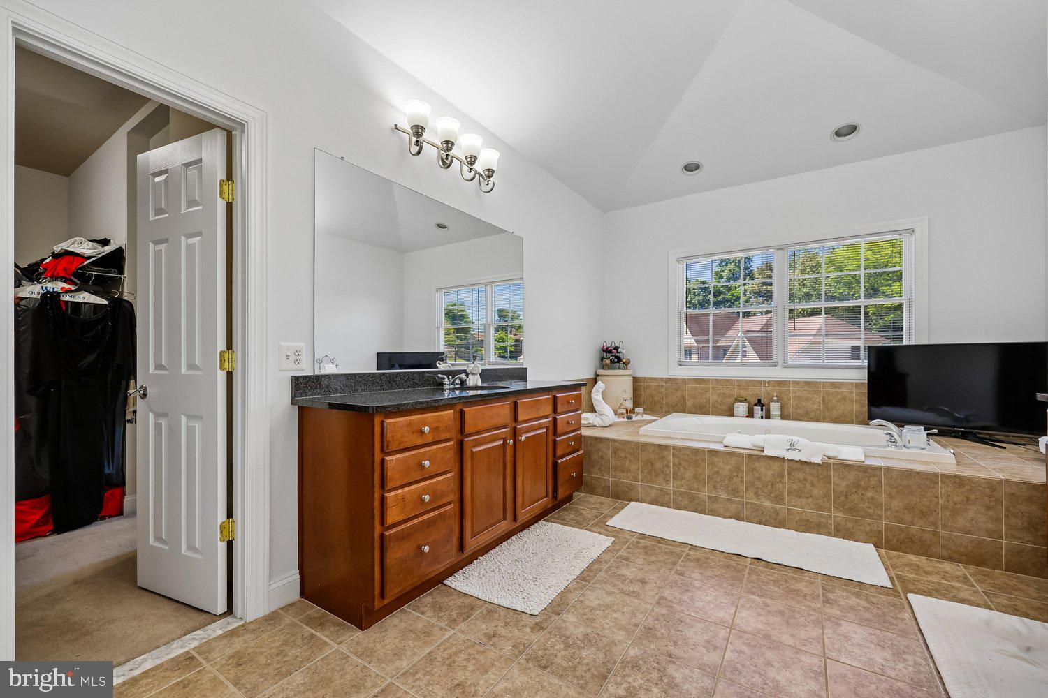 COUNTY VIEW - Residential