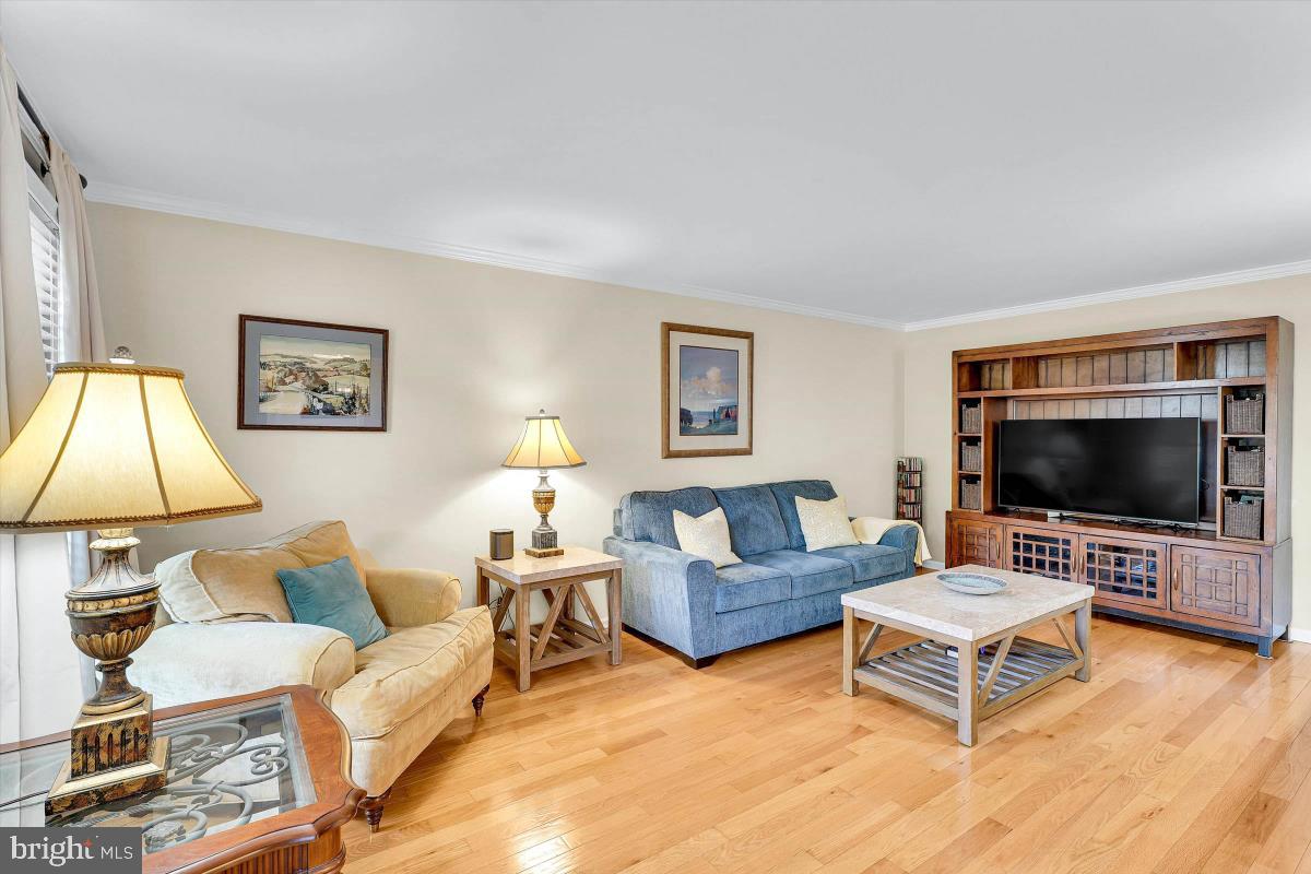 YARDLEY CREST - Residential