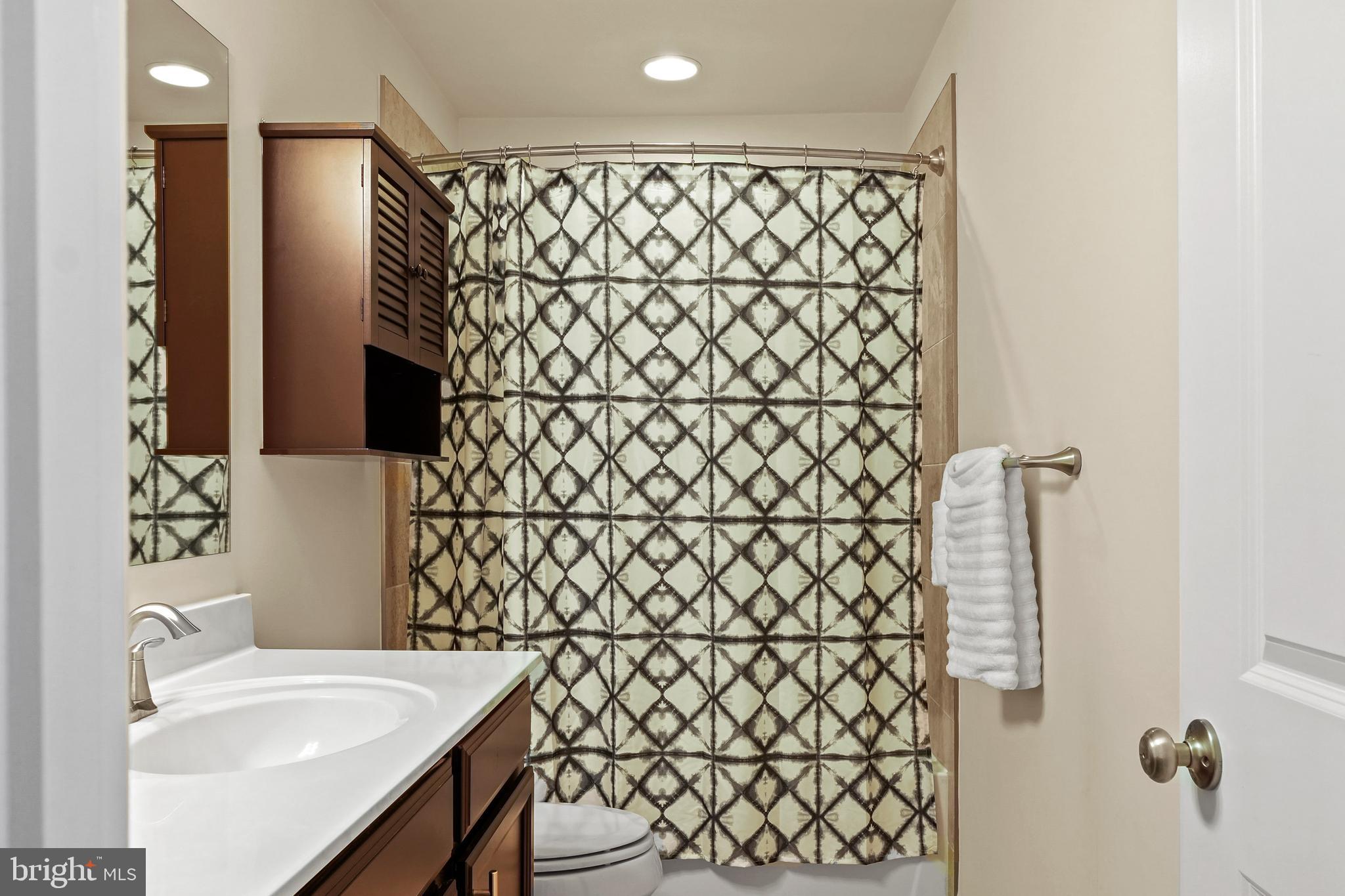 CREEKSTONE VILLAGE - Residential
