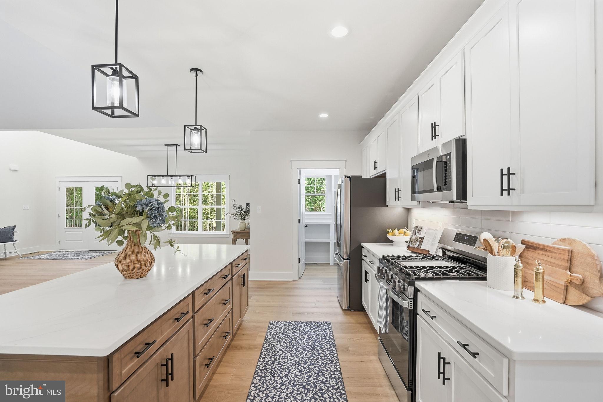 LIGHTHOUSE POINT - Residential