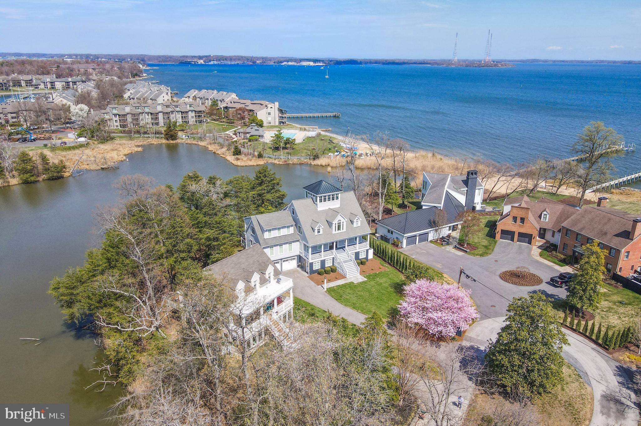 ANNAPOLIS ROADS - Residential
