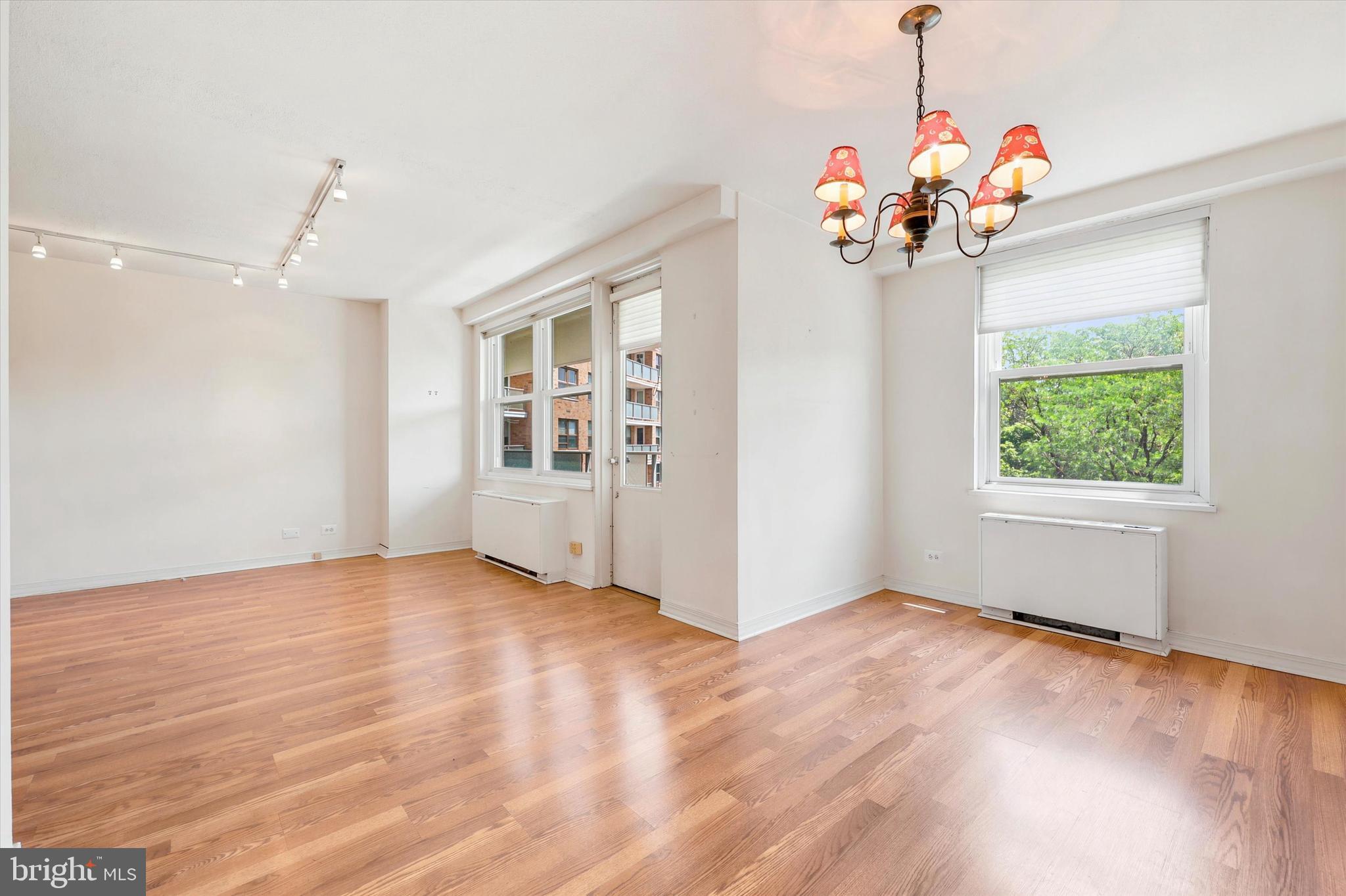 OAK HILL - Residential
