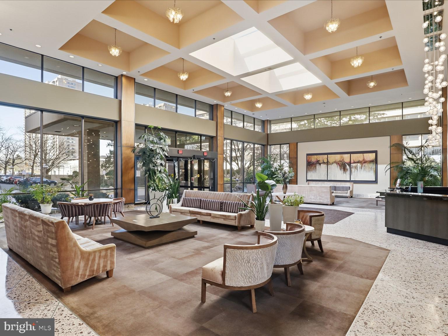 SKYLINE HOUSE - Residential