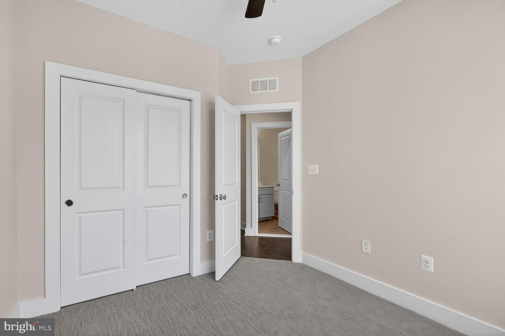 THE RETREAT AT WESTFIELDS - Residential