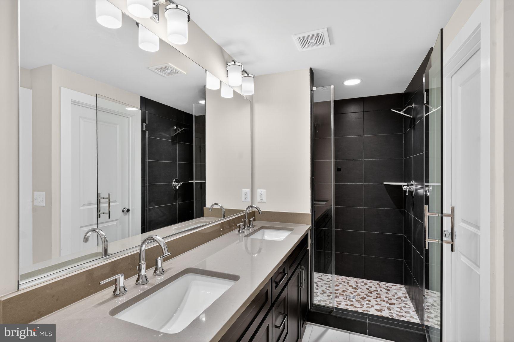 THE RETREAT AT WESTFIELDS - Residential