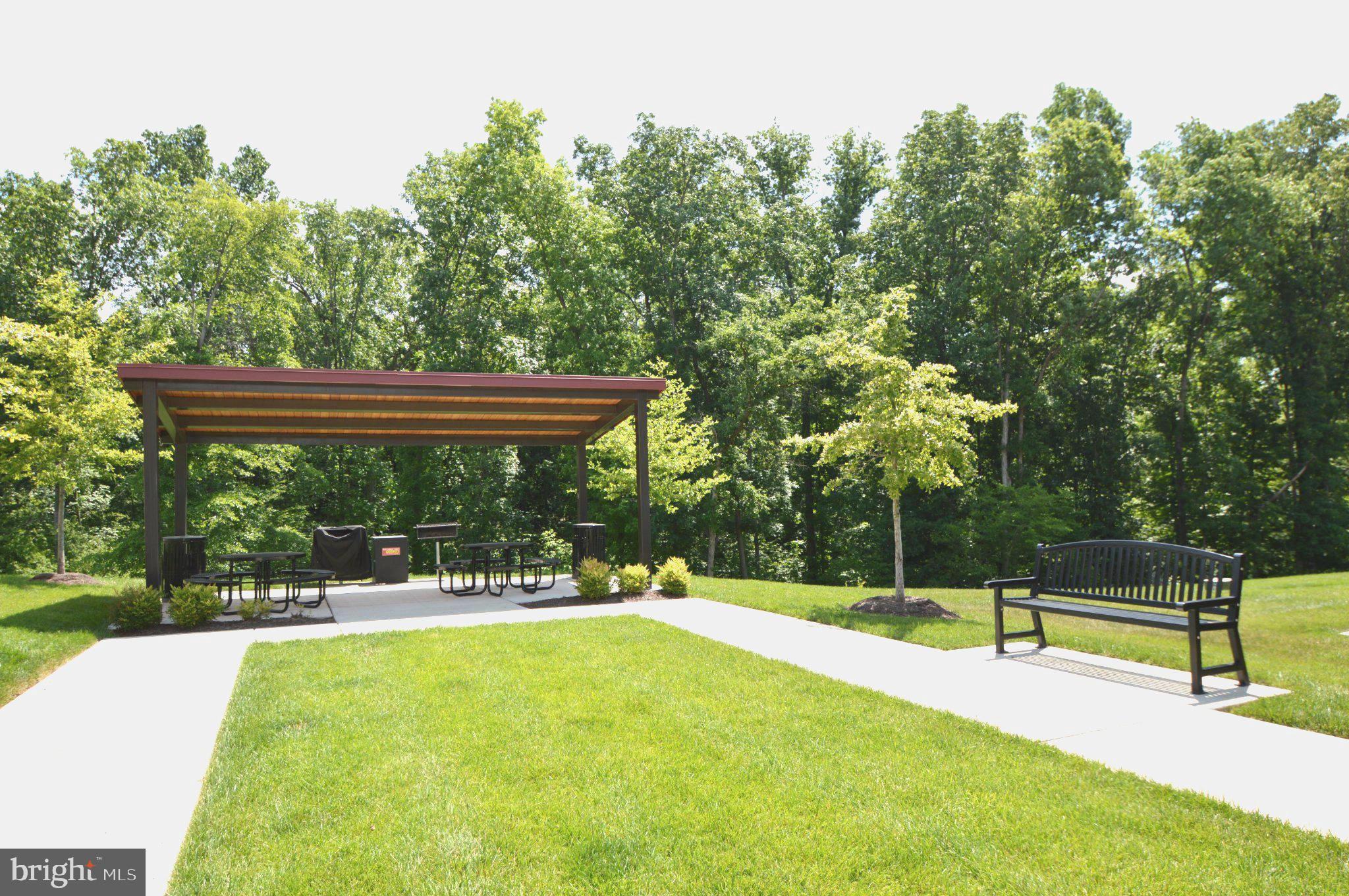 THE RETREAT AT WESTFIELDS - Residential