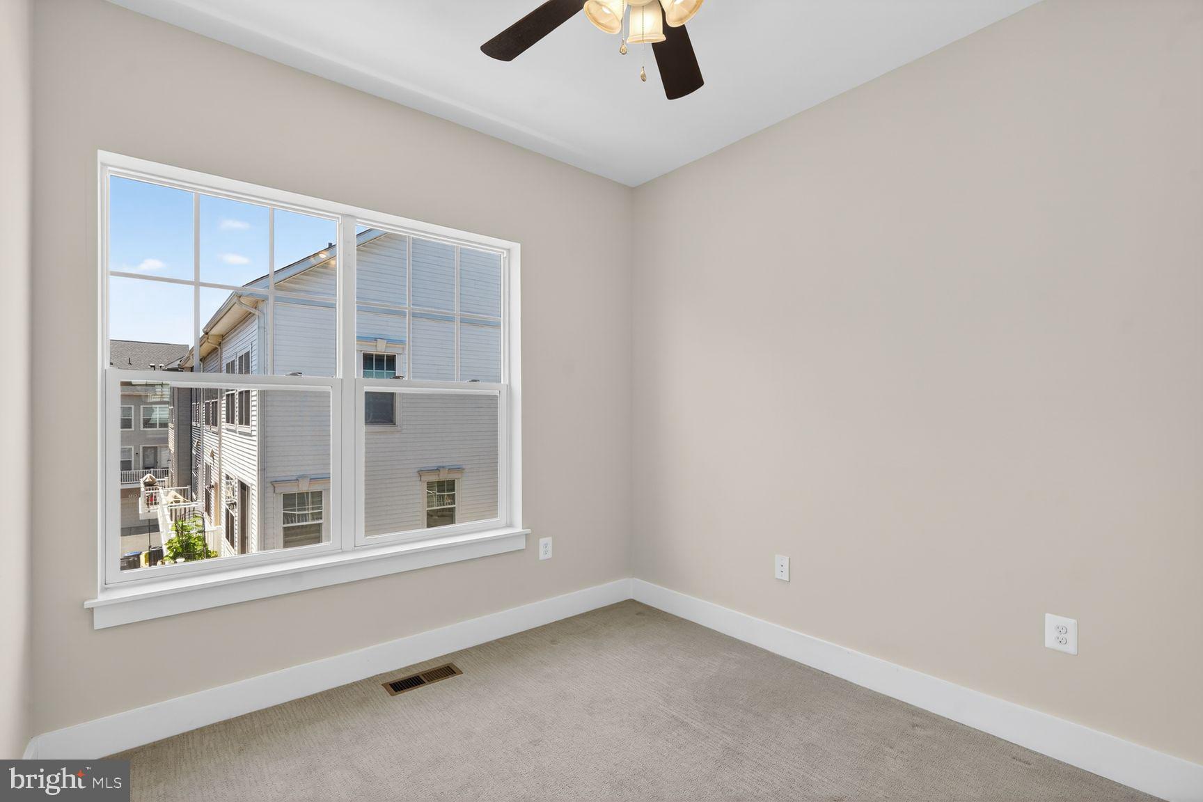 THE RETREAT AT WESTFIELDS - Residential