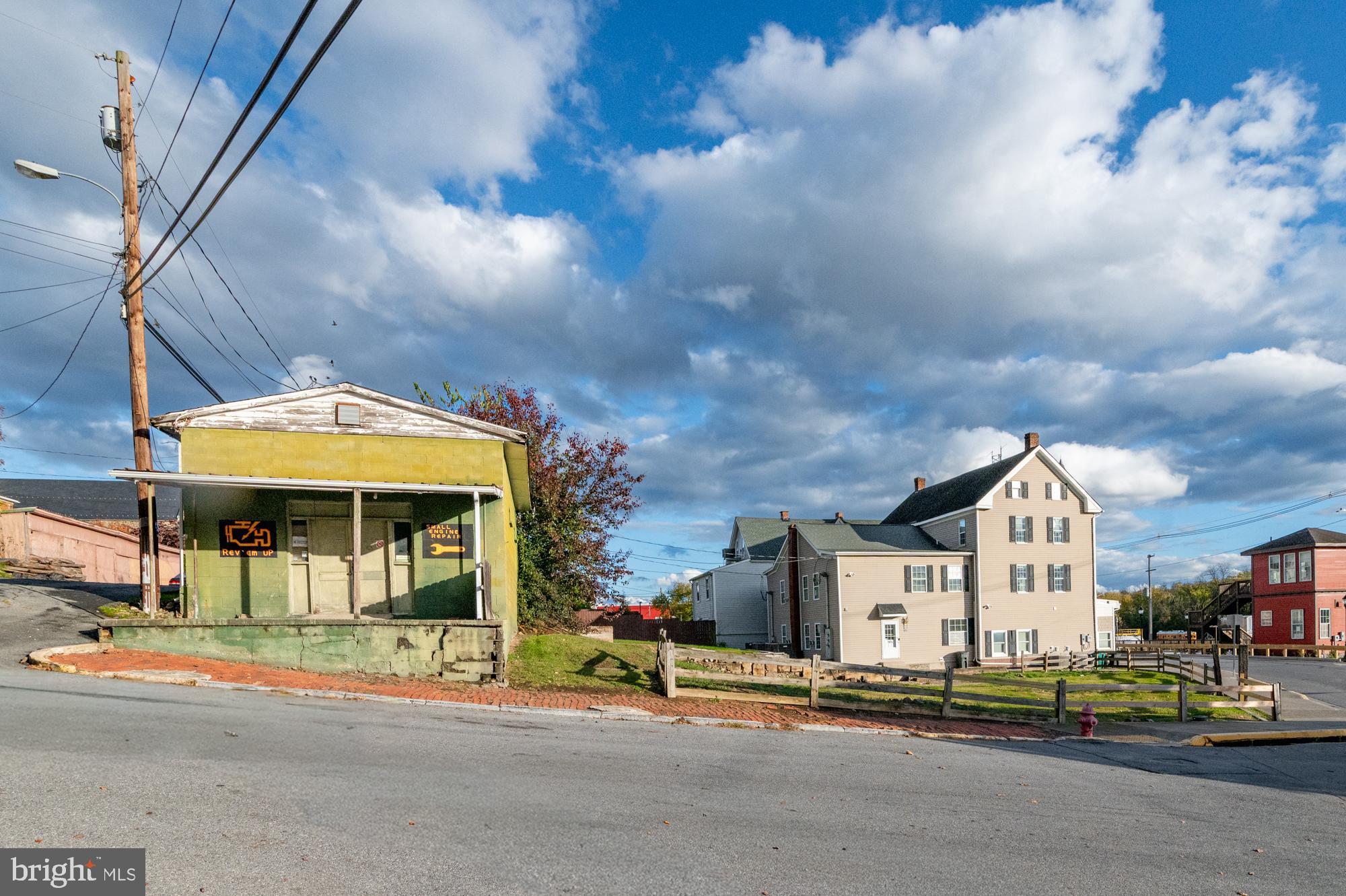 DOWNTOWN BRUNSWICK - Land
